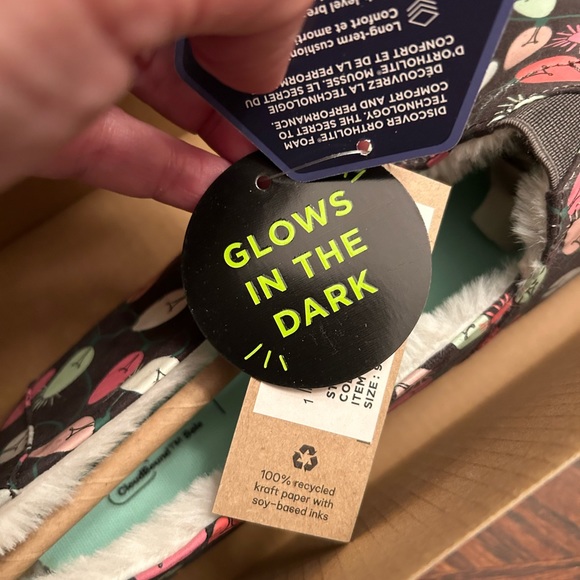 Toms Women’s shoes glow in the dark size 9 🆕 - Picture 8 of 9